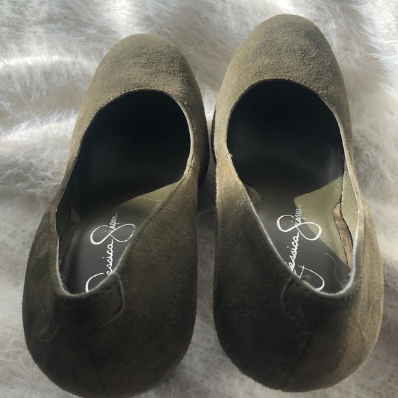 Jessica Simpson Sued Heels - Picture 4 of 4